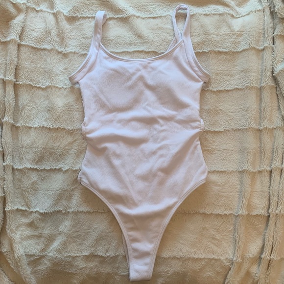 ✨3/$25✨White One Piece W/ Gold Rings*NWOT* - Picture 1 of 6